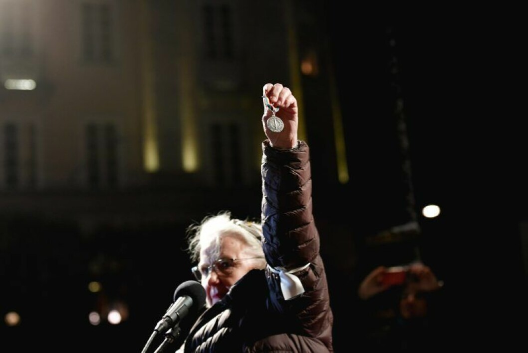 Christina Doctare lämnade tillbaka sin nobelmedalj. Christina Doctare.
