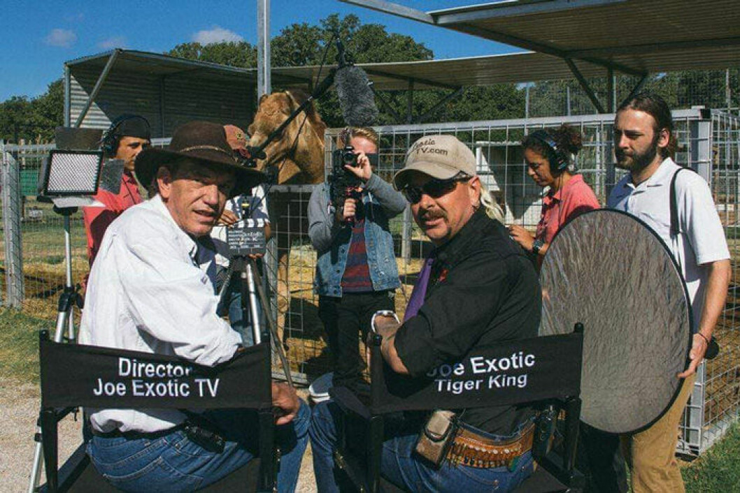 En bild på tv-producenten Rick Kirkman och djurparksägaren Joe Exotic. 