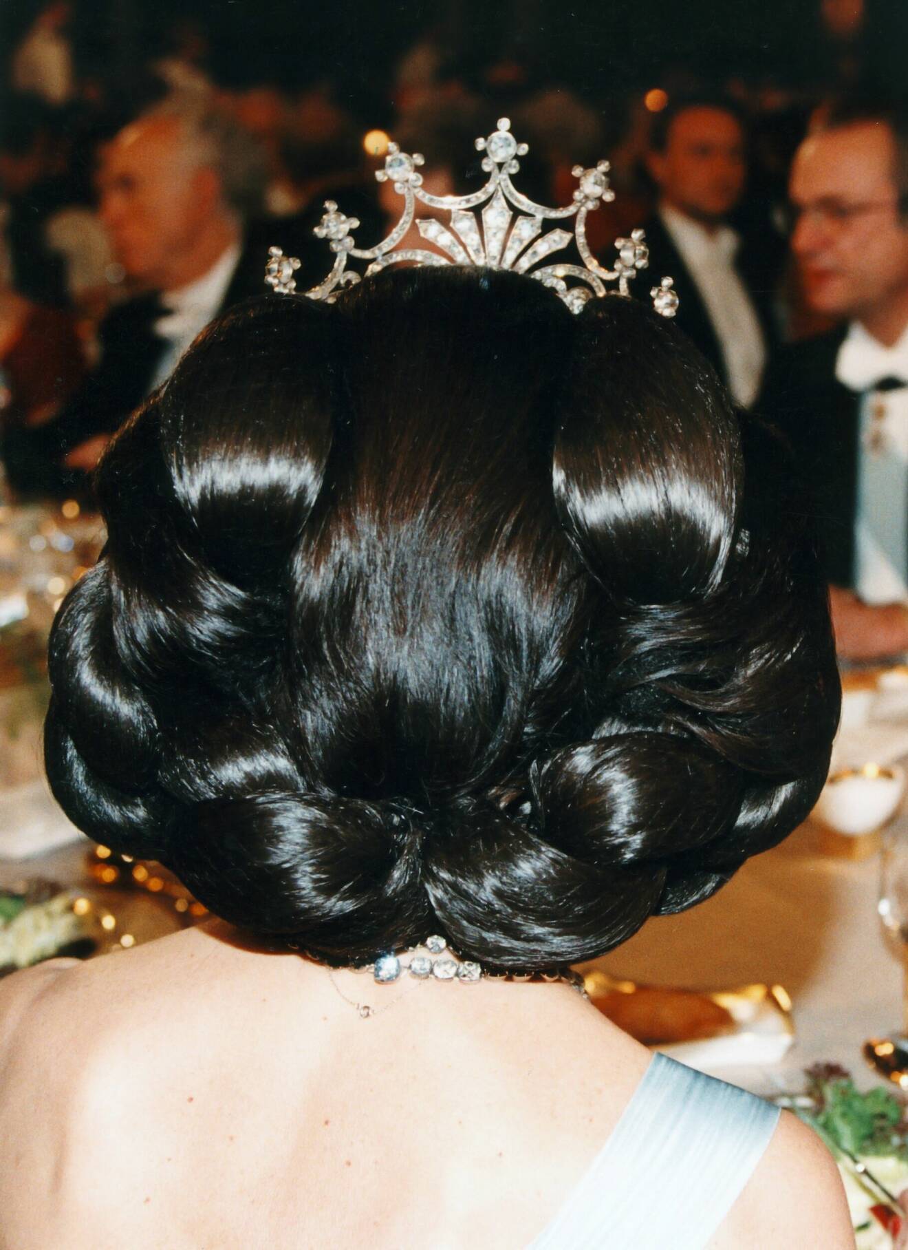 Drottning Silvias håruppsättning under Nobelfesten år 1995.