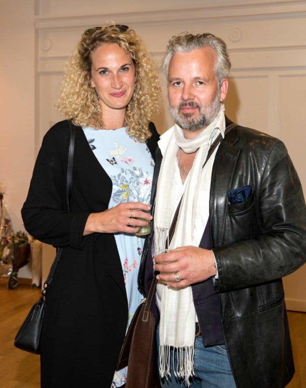 Ebba och Ari, kära och lyckliga. Ebba och Ari, kära och lyckliga.