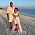 Elin Ekman och hennes man och dotter på en strand på Maldiverna