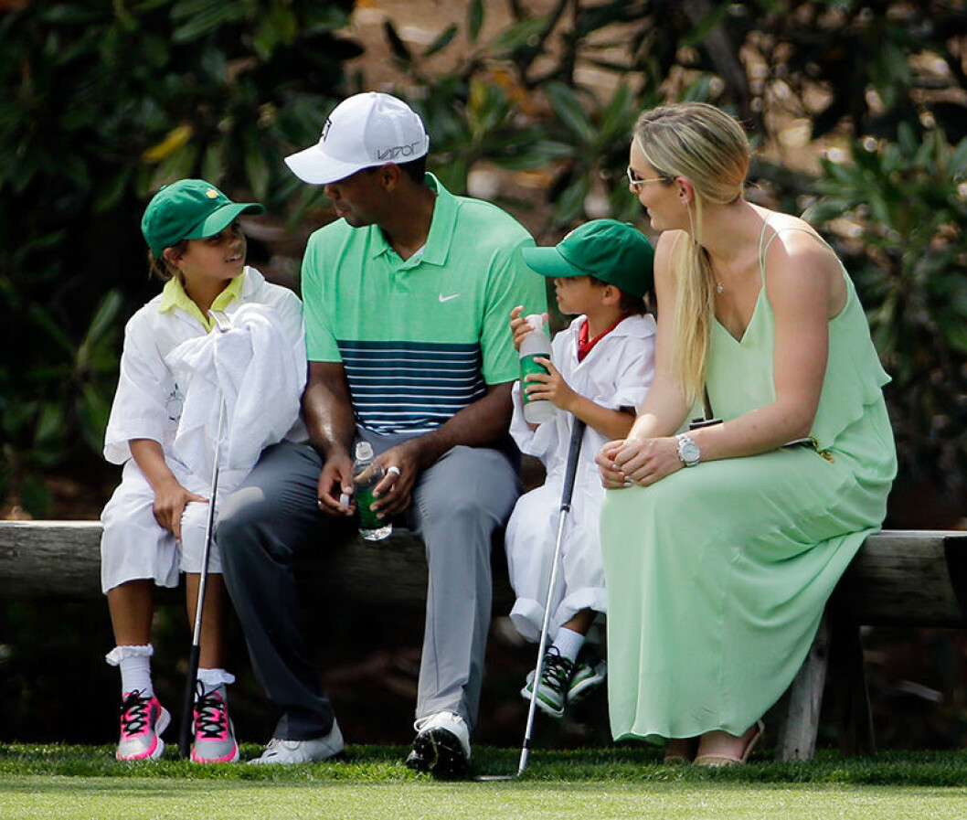 Elin och Tiger har barnen Sam och Charlie tillsammans. elin nordegren och tiger woods med sina barn