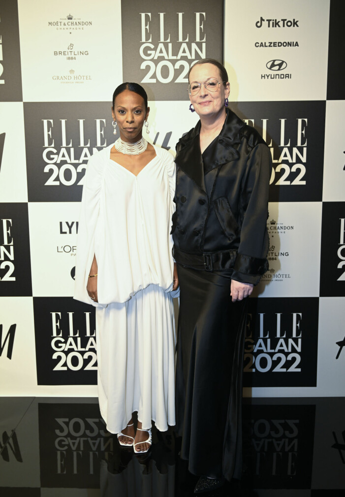 Festfixaren Lili Assefa och ELLEs chefredaktör Cia Jansson. Festfixaren Lili Assefa, galans konfrencier och Elles chefredaktör Cia Jansson