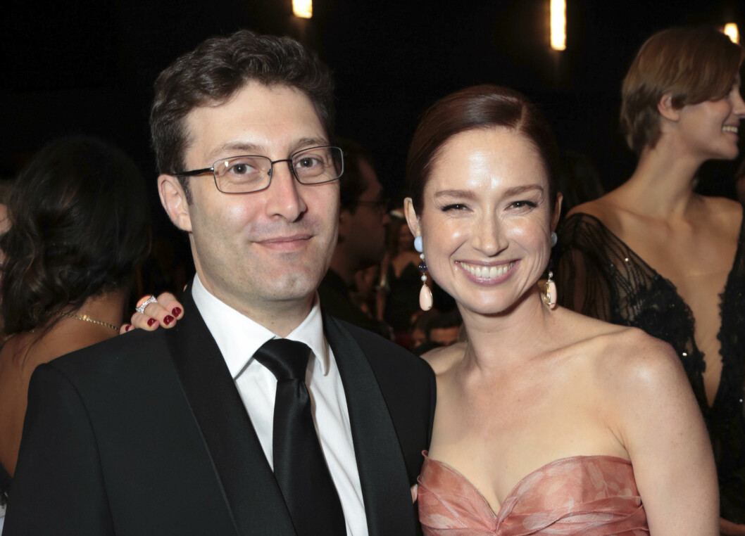 Ellie Kemper och Michael Koman gifte sig 2012. Ellie Kemper och Michael Koman gifte sig 2012.