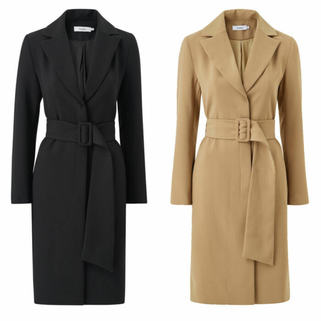 Kappa, kommer i två färger. <a href="http://www.awin1.com/cread.php?awinaffid=439045&awinmid=8905&clickref=isabellastylein&platform=dl&p=%5B%5Bhttps%3A%2F%2Fwww.ellos.se%2Fstylein%2Fkappa-london%2F1565470-02%5D%5D" target="_blank" rel="noopener">Här kan du köpa den</a>. Kappa från Isabella Löwengrip x Stylein för Ellos