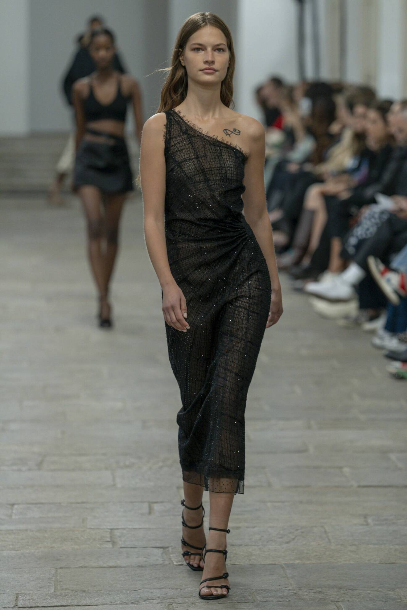 Ermanno Scervino svart klänning.