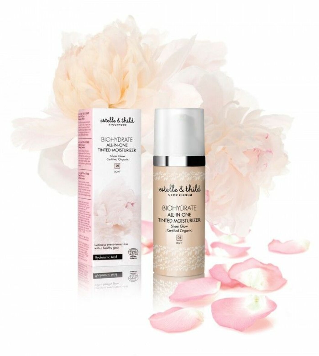 Estelle & Thilds rykande färska Biohydrate All-in-One Tinted Moisturizer kampanjbild
