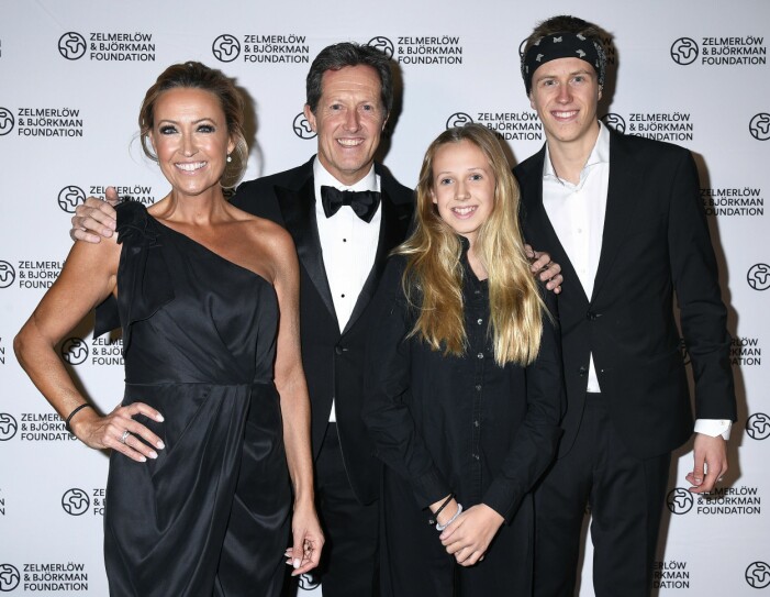 Hela familjen Björkman på galamiddag för Zelmerlöw & Björkman Foundation. Hela familjen Björkman på gala.