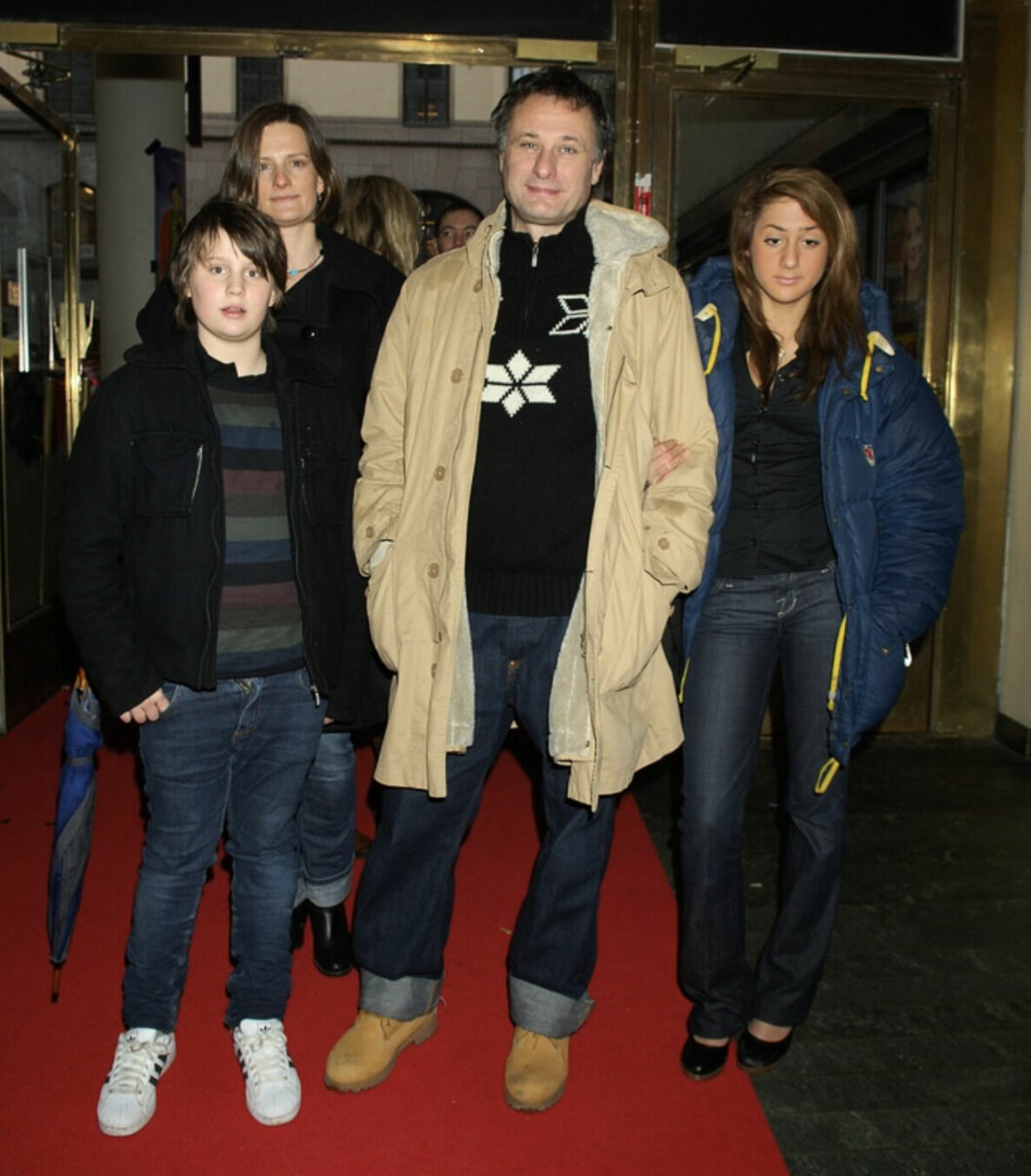 Familjen Nyqvist på filmpremiär 2007. Michael Nyqvist med frun Catharina Nyqvist Ehrnrooth och barnen Arthur och Ellen. familjen nyqvist