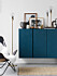 Ivar-skåp från Ikea målade i petroleum, en av 2019 års trendfärger