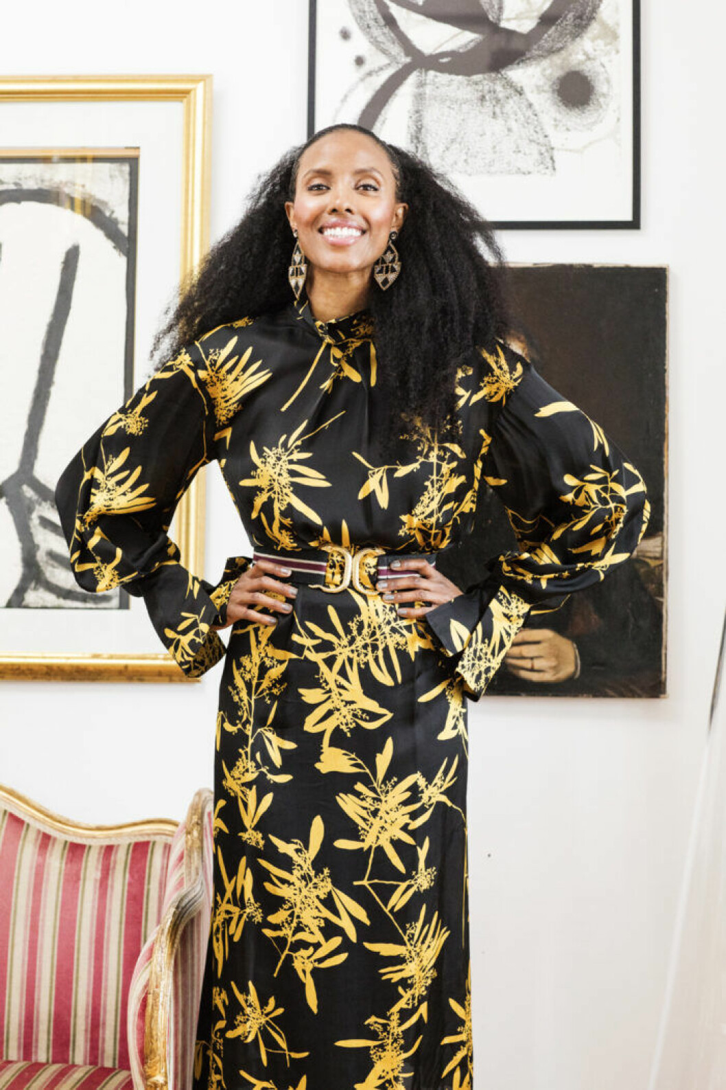 femina mode nr 13 2019 foto helene linsjo monstermix Blommig klänning från Dagmar