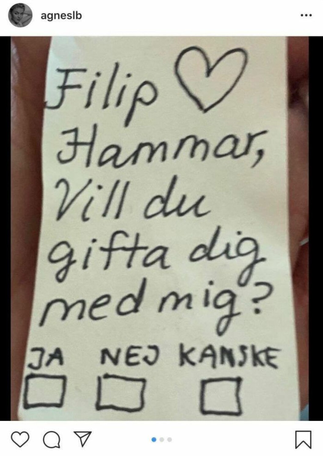 FOTO: Instagram Agnes Lindström och Filip Hammar har förlovat sig