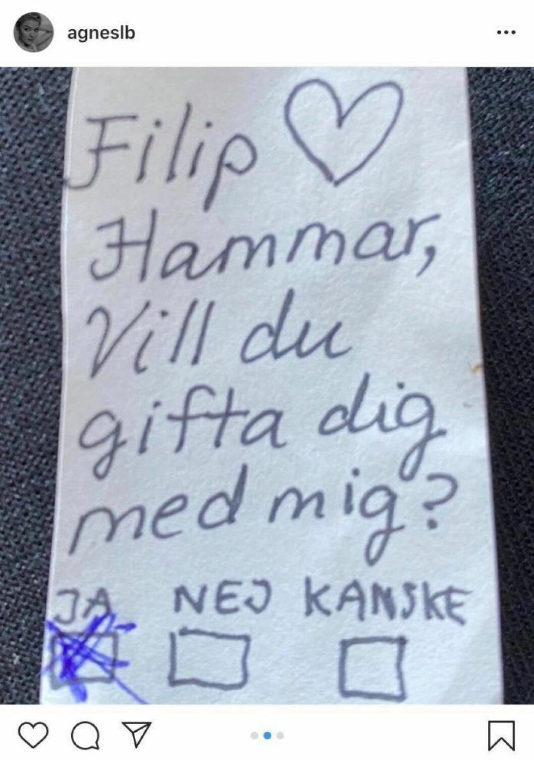 FOTO: Instagram Agnes Lindström och Filip Hammar har förlovat sig