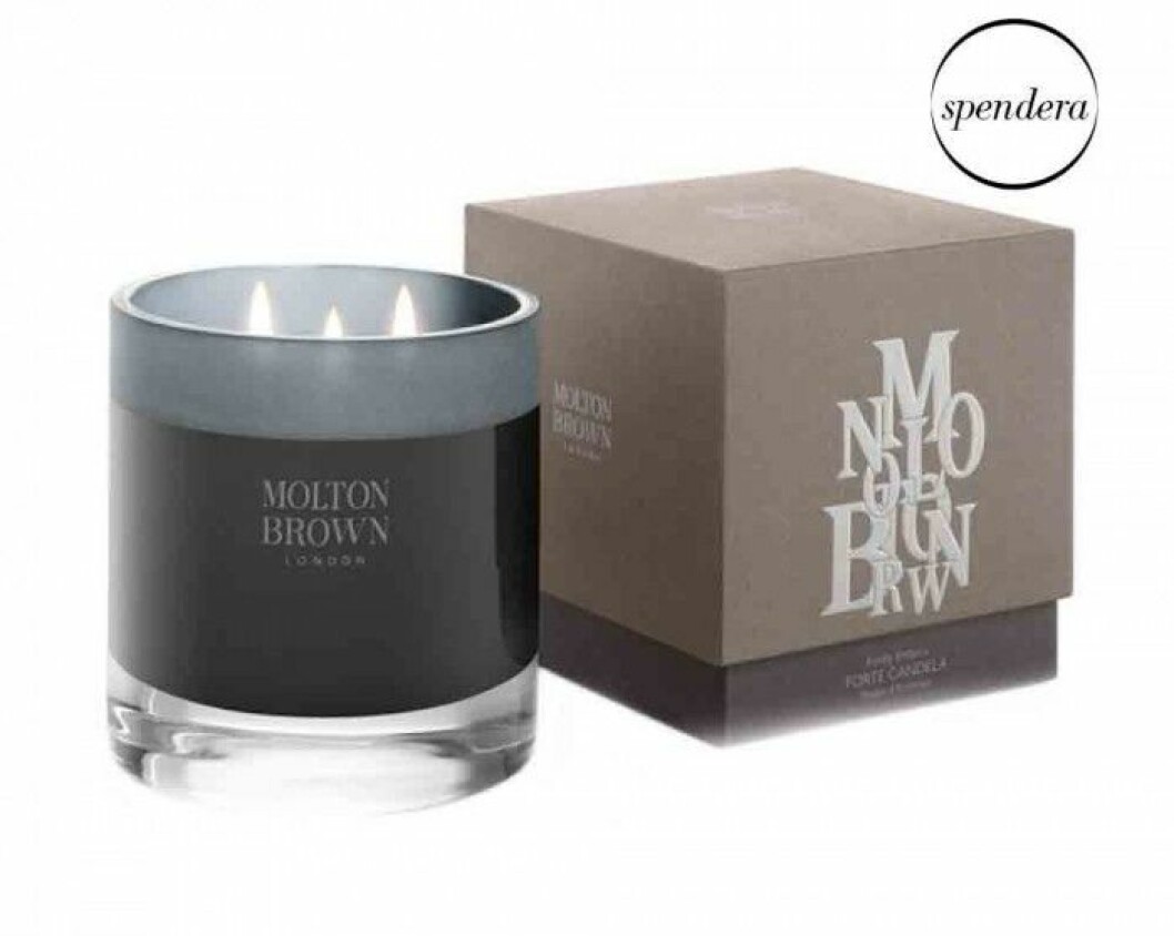 Forte Candela i <em>Firefly Embers</em>, ca 735 kr, <a href="http://www.moltonbrown.co.uk/store/index.jsp" target="_blank">Molton Brown</a>. Forte Candela i Firefly Embers, ca 735 kr, Molton Brown.