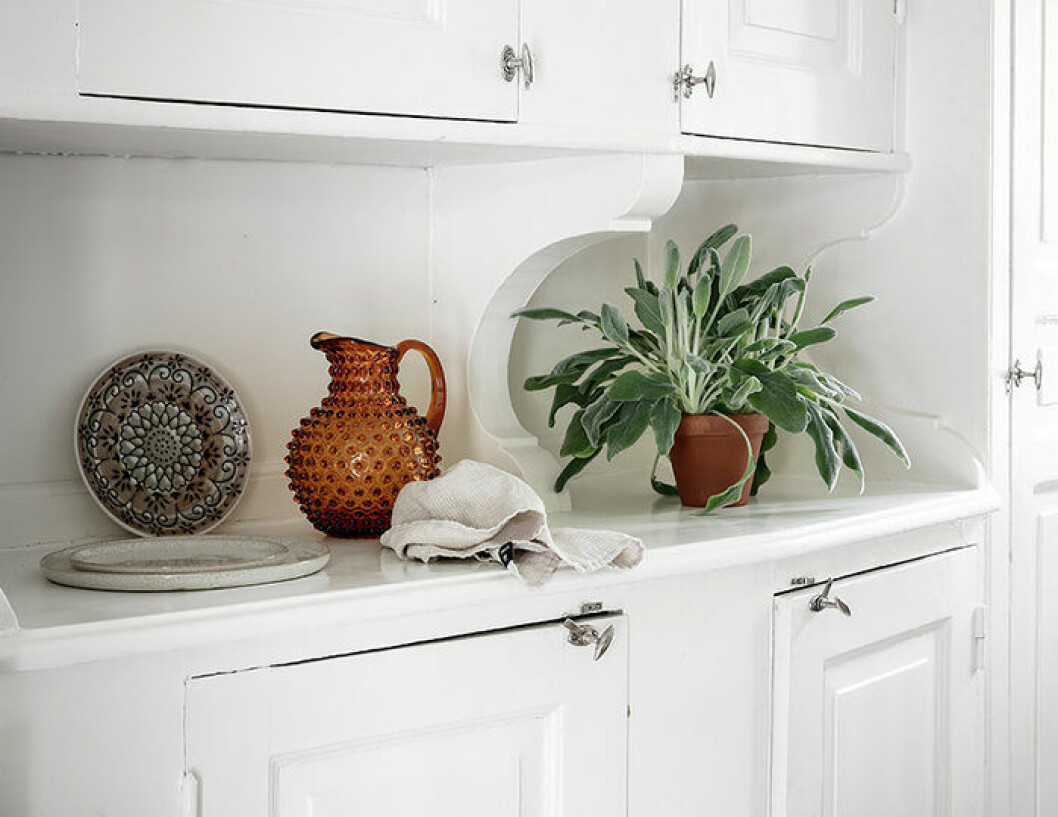 Få in nya, vackra detaljer i hemmet genom att byta med dina vänner. Foto: Anders Bergstedt Styling: Ellis Roshandel/Nouvel Interior för Entrance/mäklare: Erika Bergholm Få nya fina inredningsdetaljer med en inredningsbytardag