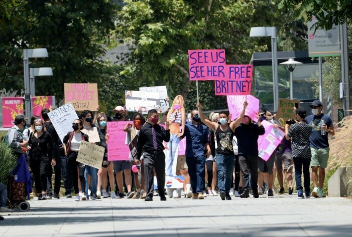 Britney Spears fans under en demonstration i Los Angeles i juli 2020.