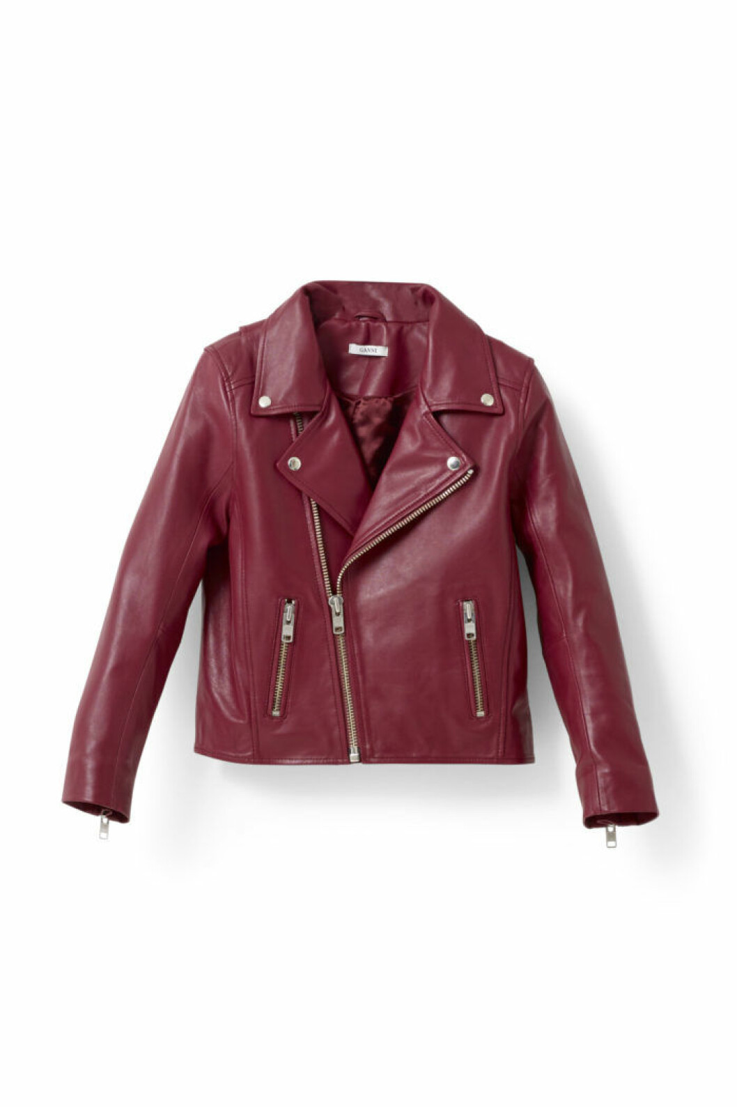 <a href="http://www.ganni.com/shop/coats-and-jackets/passion-biker-jacket/F1410.html?dwvar_F1410_color=Cabernet#start=2">Röd</a>, 4 399 kr, Ganni. rod-skinnjacka-ganni