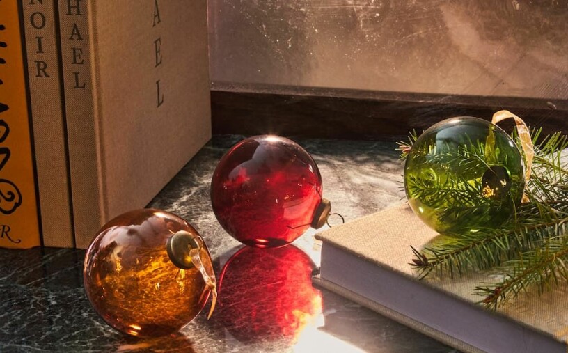 Vackra glaskulor i färg från Zara Home. Foto: Zara Home