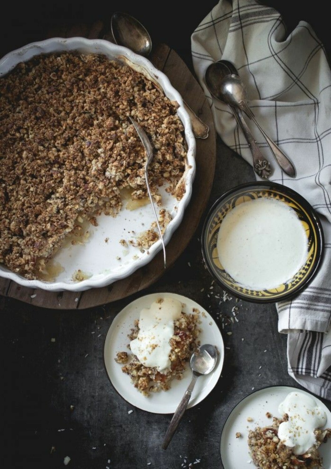 Glutenfri äppelpaj med nötter och kokos