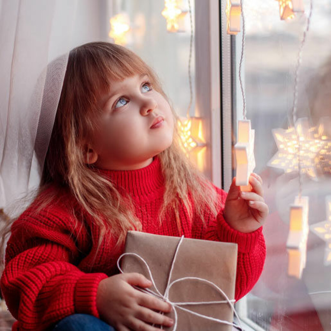 Girlanger i vitt till jul och nyår