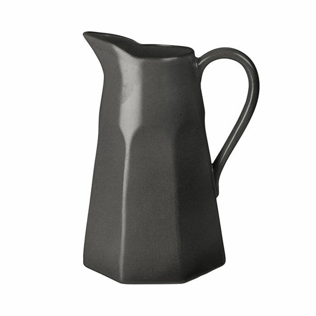 Karaff i terrakotta från Granits keramikkollektion
