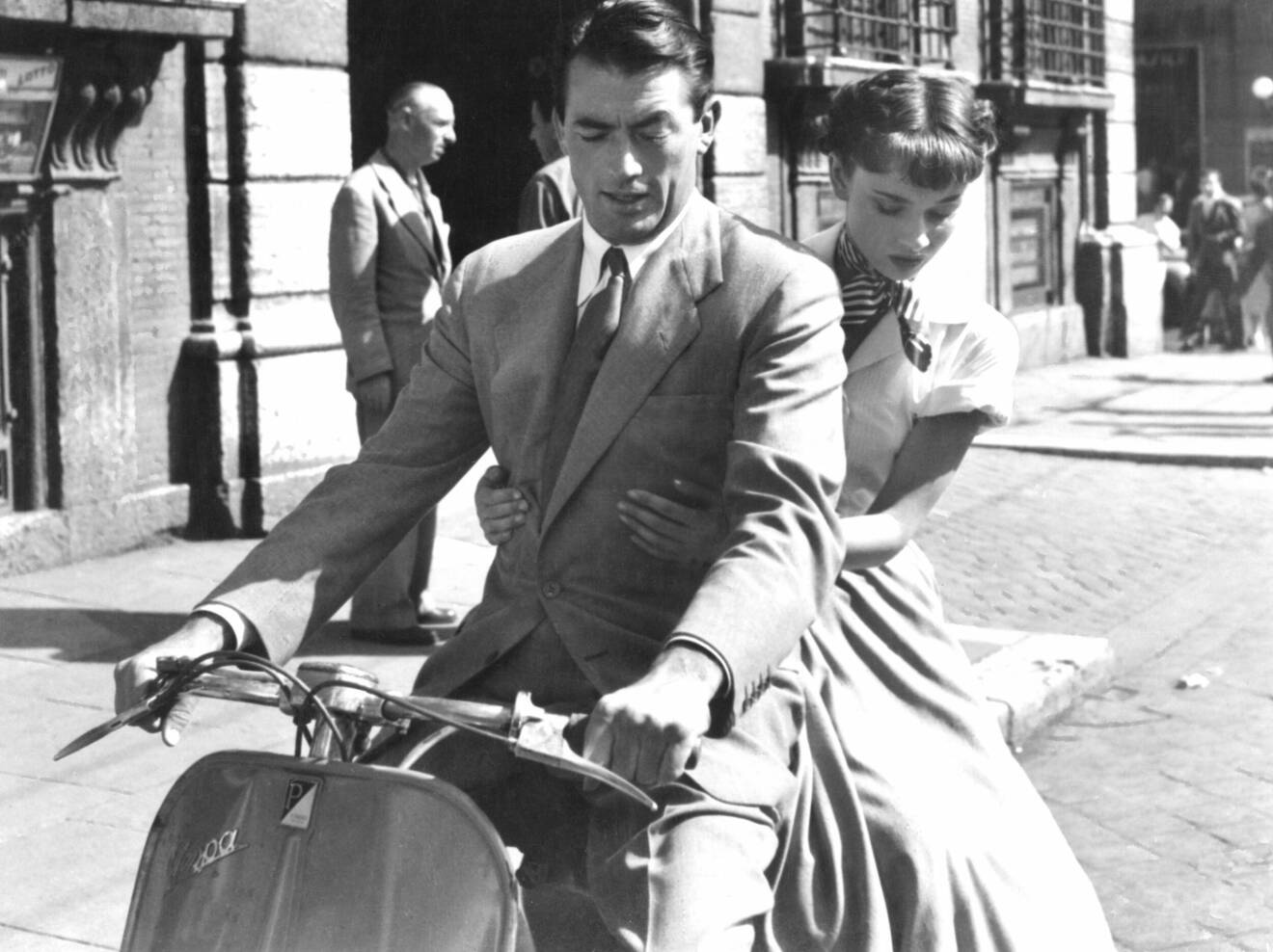 Gregory Peck och Audrey Hepburn i filmen Roman Holiday.