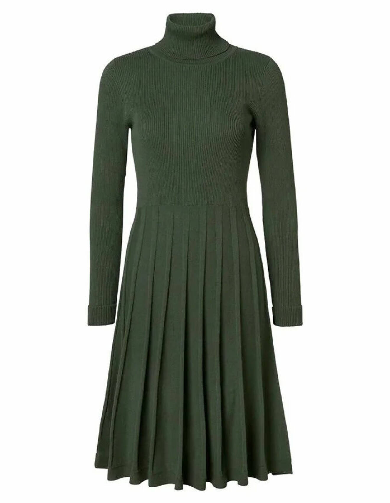 grön stickad klänning med plisserad kjol från Jumperfabriken