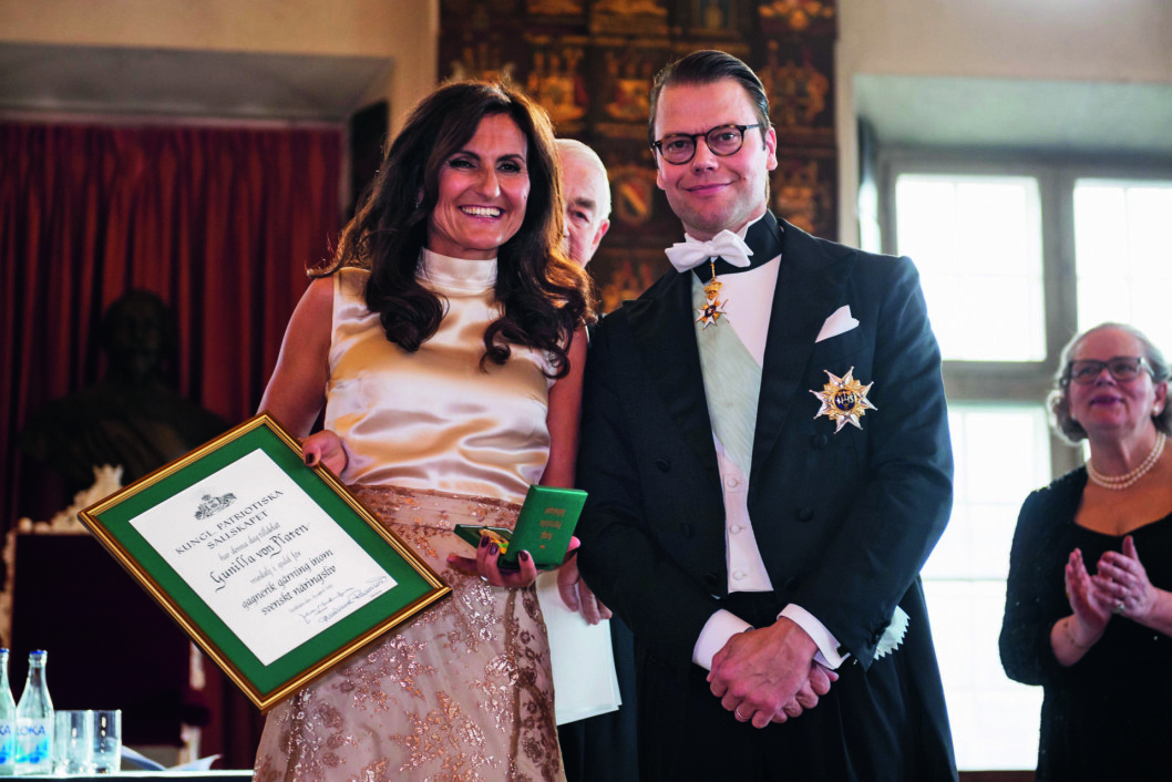 2015 belönades hon med Kungliga Patriotiska Sällskapets Näringslivsmedalj och tog emot diplomet ur prins Daniels hand. Gunilla von Platen tillsammans med prins Daniel.