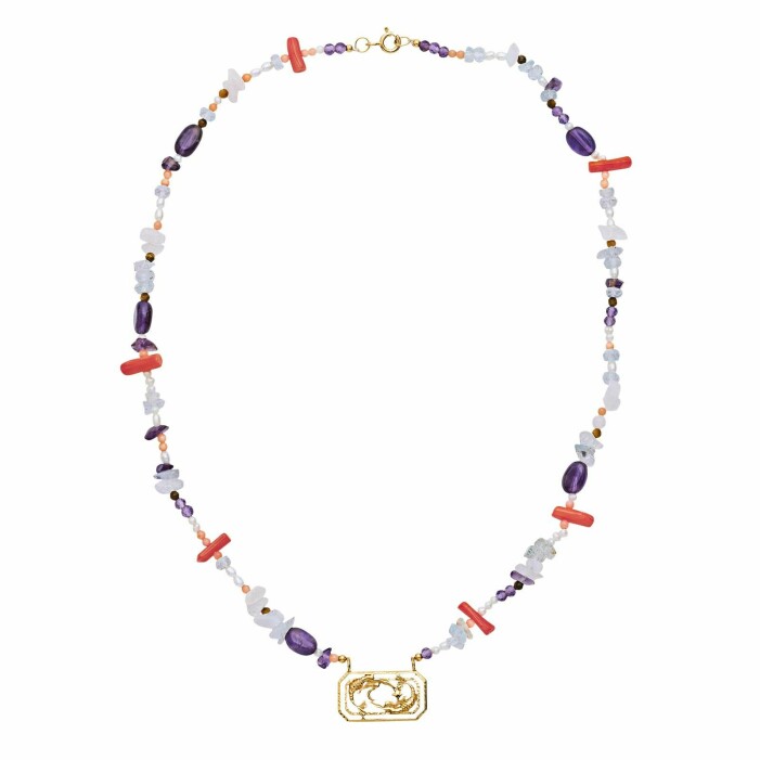 Halsband i guldpläterat återvunnet silver/blandade stenar, 1 300 kr, Maanesten. Halsband i guldpläterat återvunnet silver/blandade stenar, 1 300 kr, Maanesten.