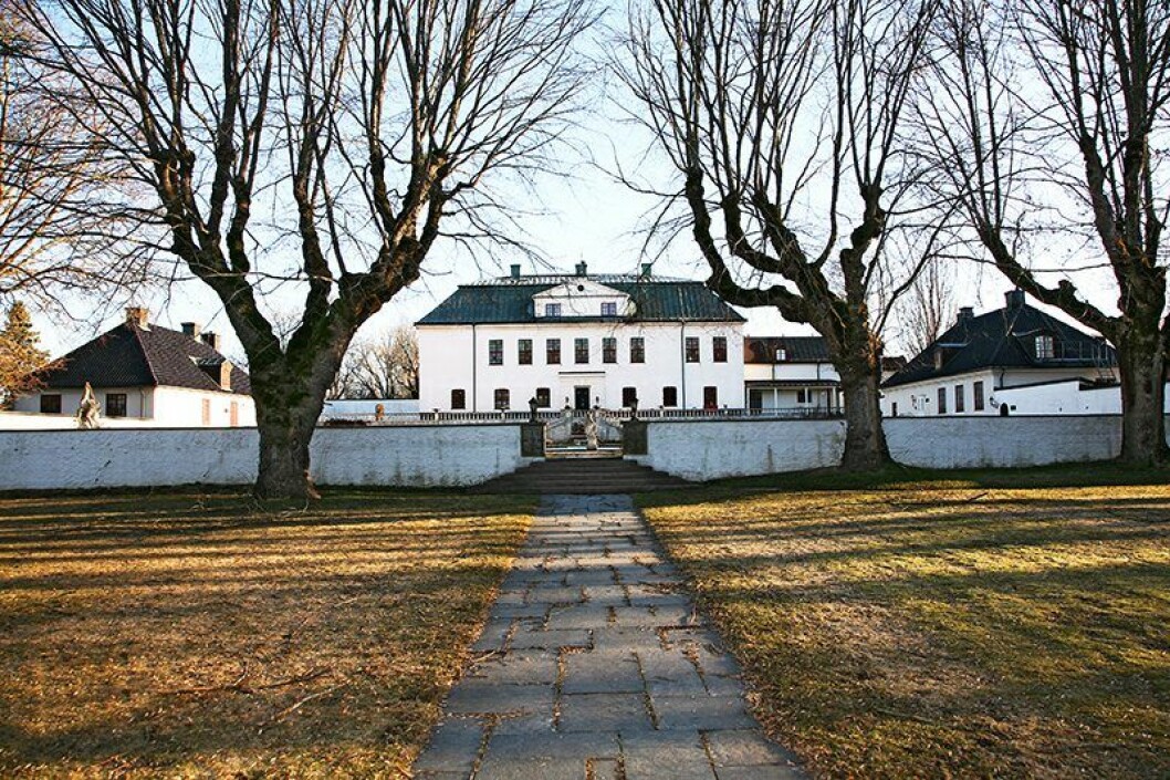Häringe Slott utanför Stockholm, där du kan övernatta. En bild på Häringe Slott i Haninge, Stockholm.