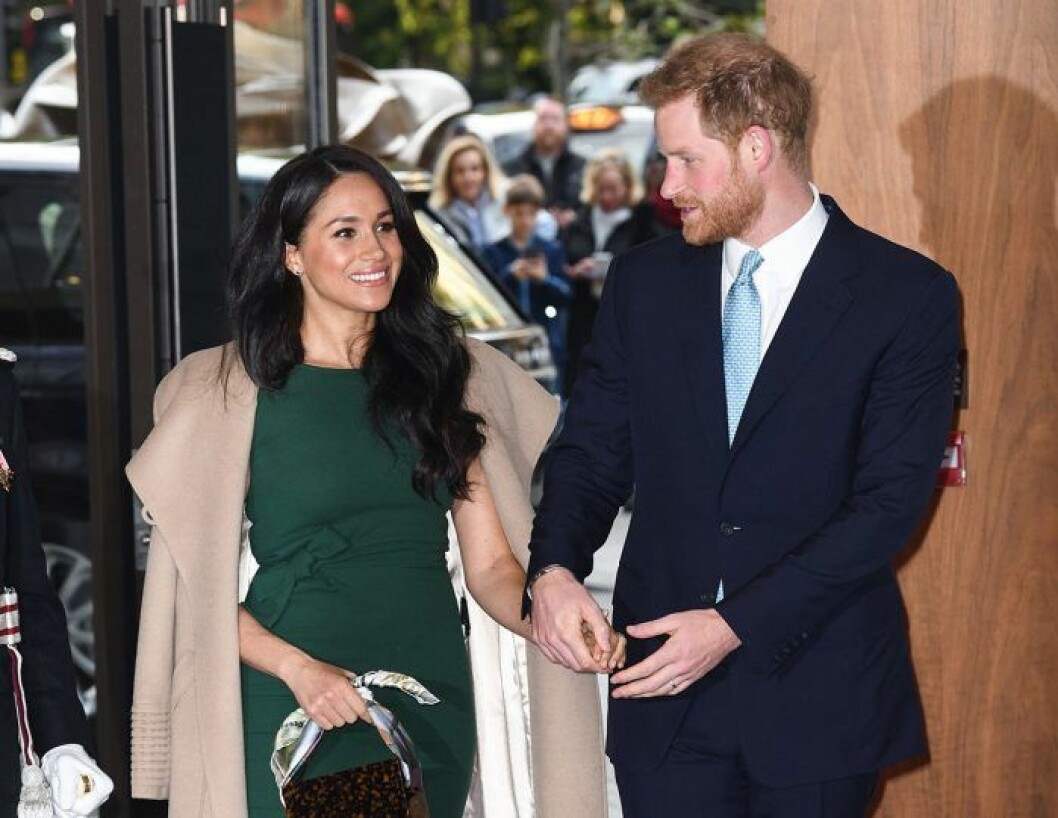 Harry och Meghan anlände till galan hand i hand. Harry och Meghan