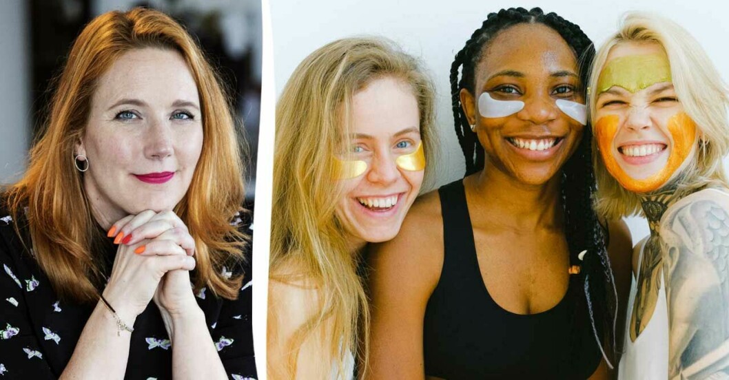 tre skrattande kvinnor som har ansiktsmask och ögonpads som de köpt på Black Week