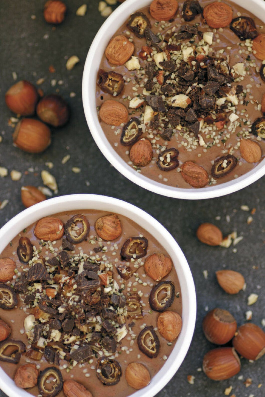 Hasselnötschoklad & hampafrön smoothie bowl
