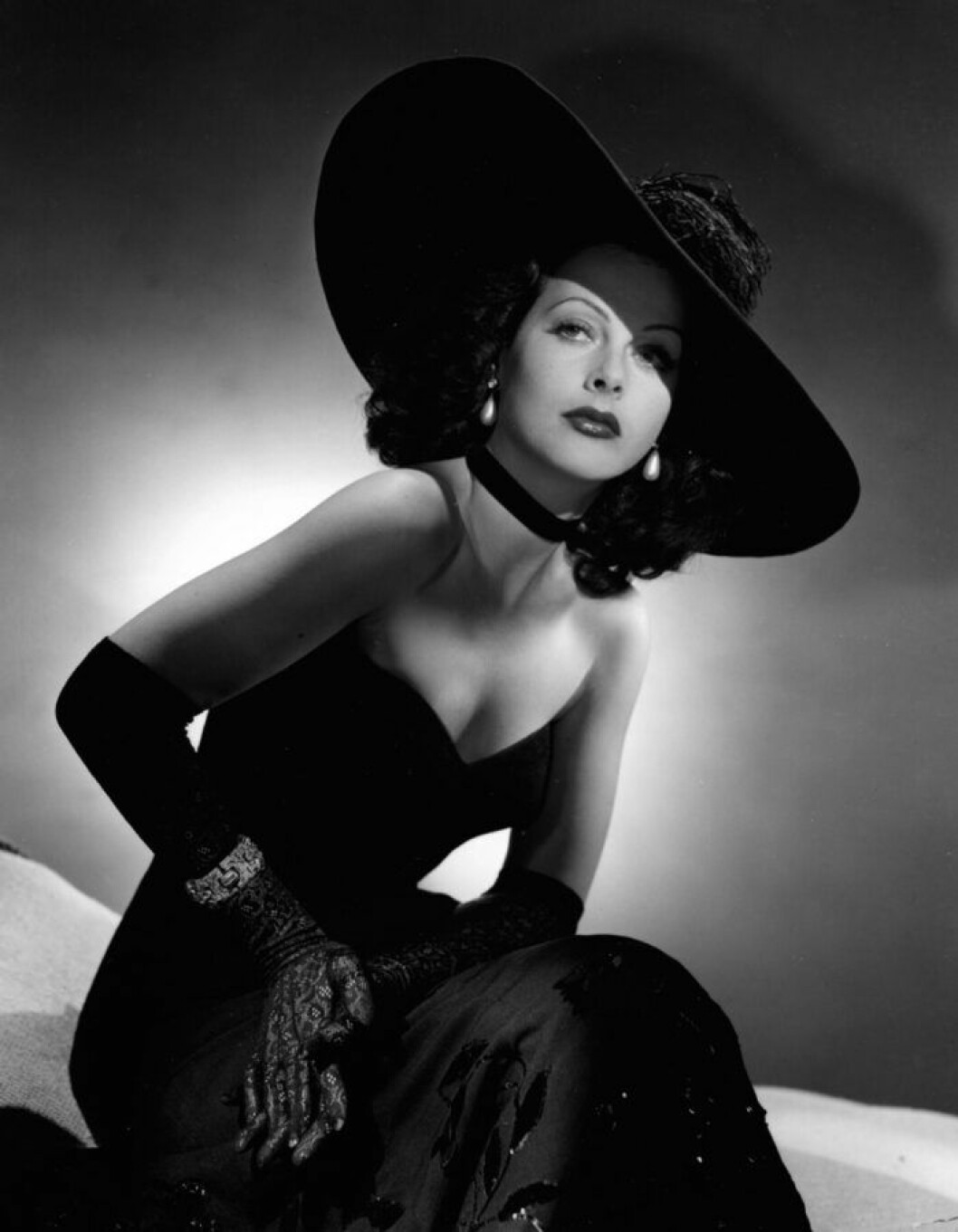 Mellan alla filminspelningar och uppfinningar hann Hedy Lamarr också med att vara gift sex gånger. Hedy Lamarr.