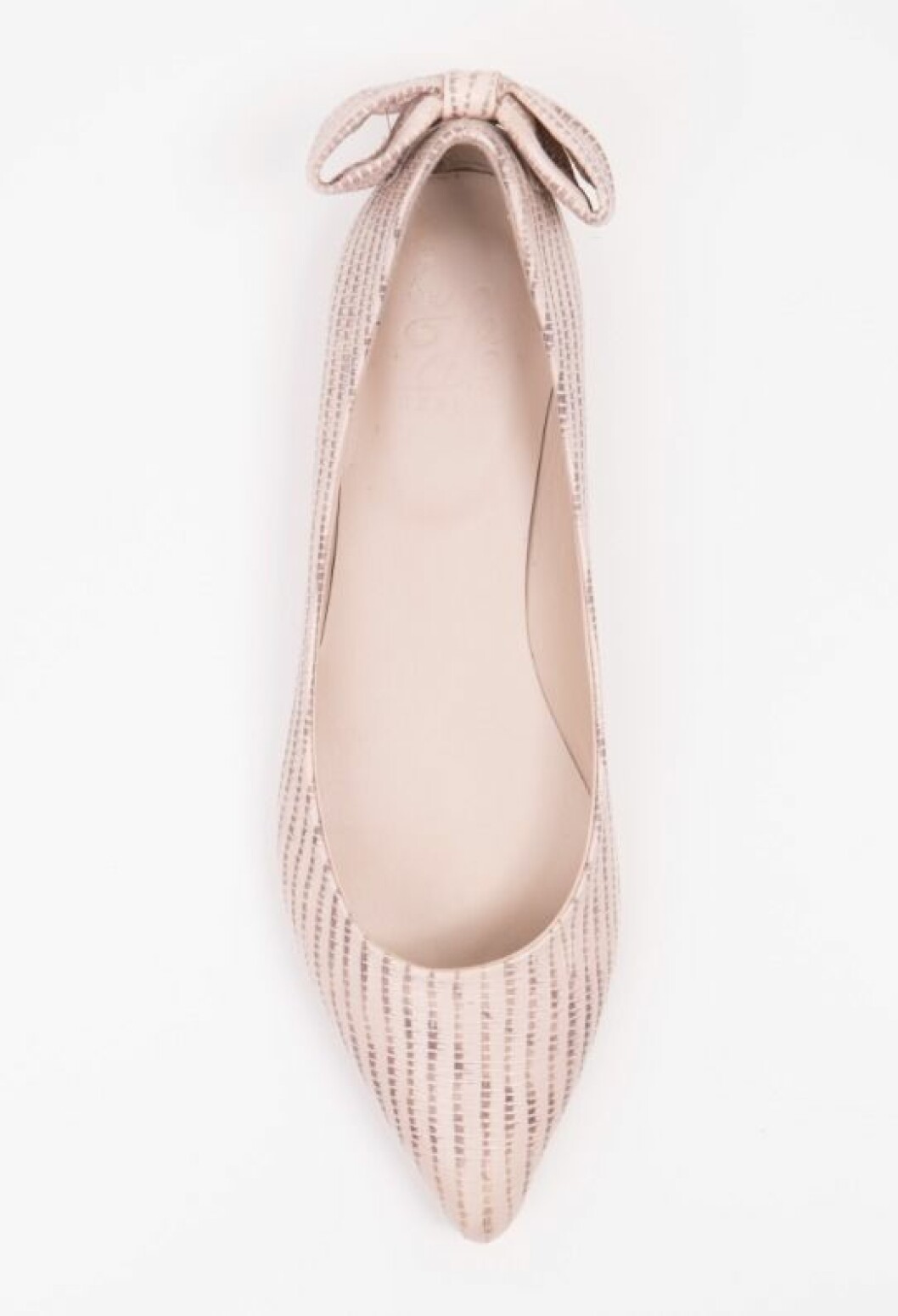 <a href="http://heelow.com/shop/madeleine-pink-reptile/" target="_blank">Ljusa</a>, 1 295 kr, Heelow. ljusa-ballerina-heelow