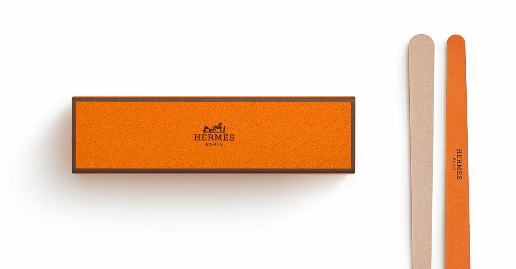 nagelfilar i Hermès signaturfärg