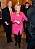 Hillary Clinton hyllas för färgvalet iklädd en klarrosa kappa.