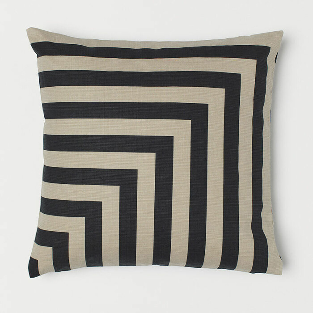 mönstrad kudde från H&M Home