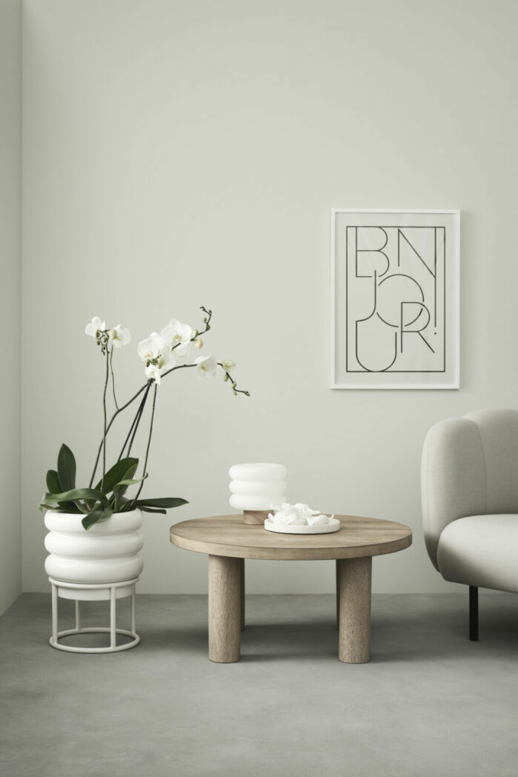 Kruka, lampa och soffbord från H&M Homes möbelkollektion våren 2019 
