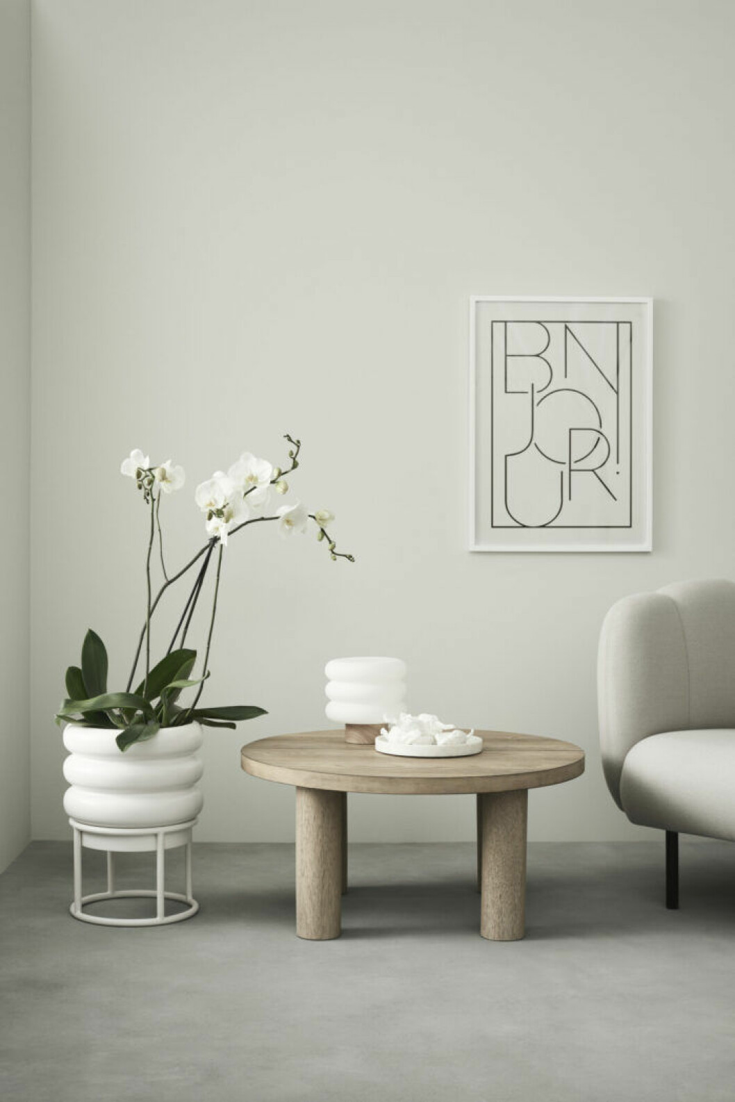 Kruka, lampa och soffbord från H&M Homes möbelkollektion våren 2019