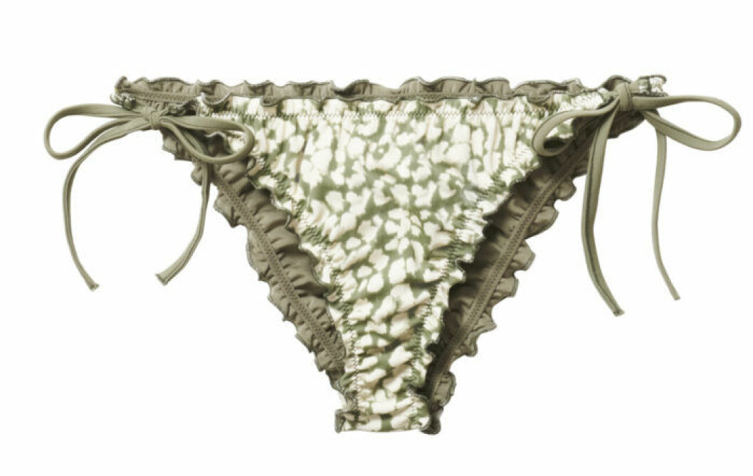 H&M släpper badkollektion med Love Stories – gröna mönstrade trosor med volanger
