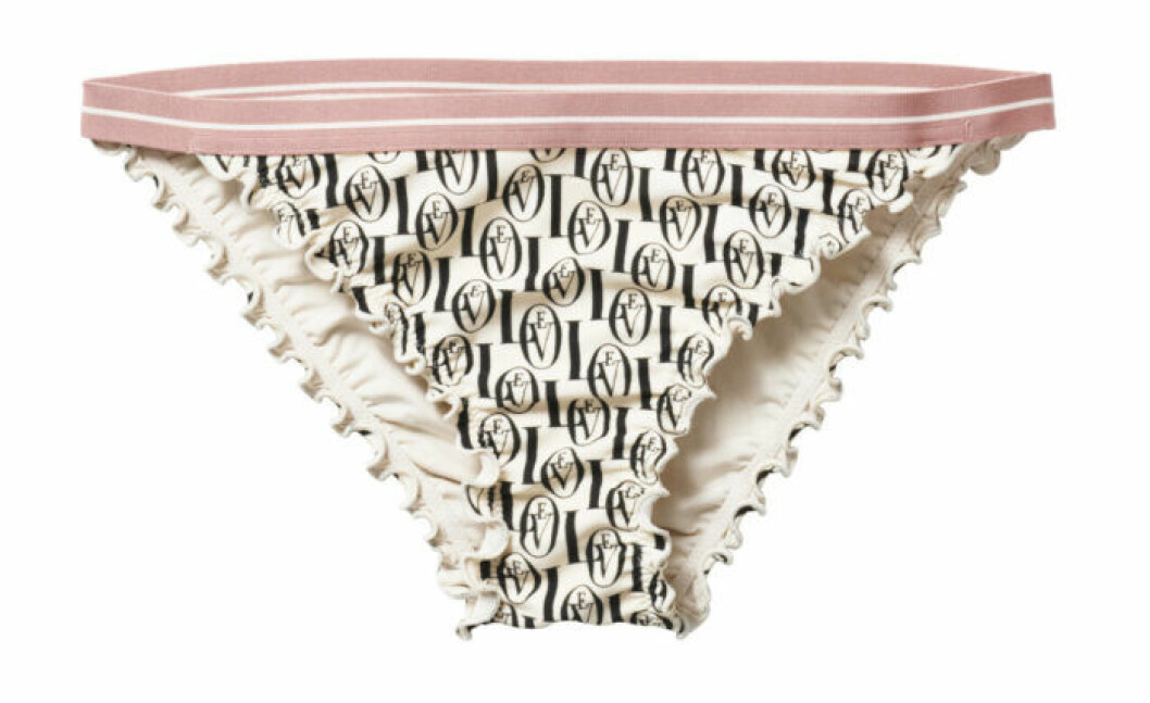 H&M släpper badkollektion med Love Stories – bikiniunderdel med volanger och monogram