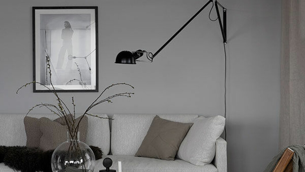 Foto: <a href="http://www.apartmenttherapy.com/10-spots-to-sneak-in-a-little-more-shelf-storage-233569">Apartment Therapy</a>, <a href="http://kokopelia.pl/narozne-umywalki/">Kokopelia</a> Foto: Apartment Therapy, Kokopelia