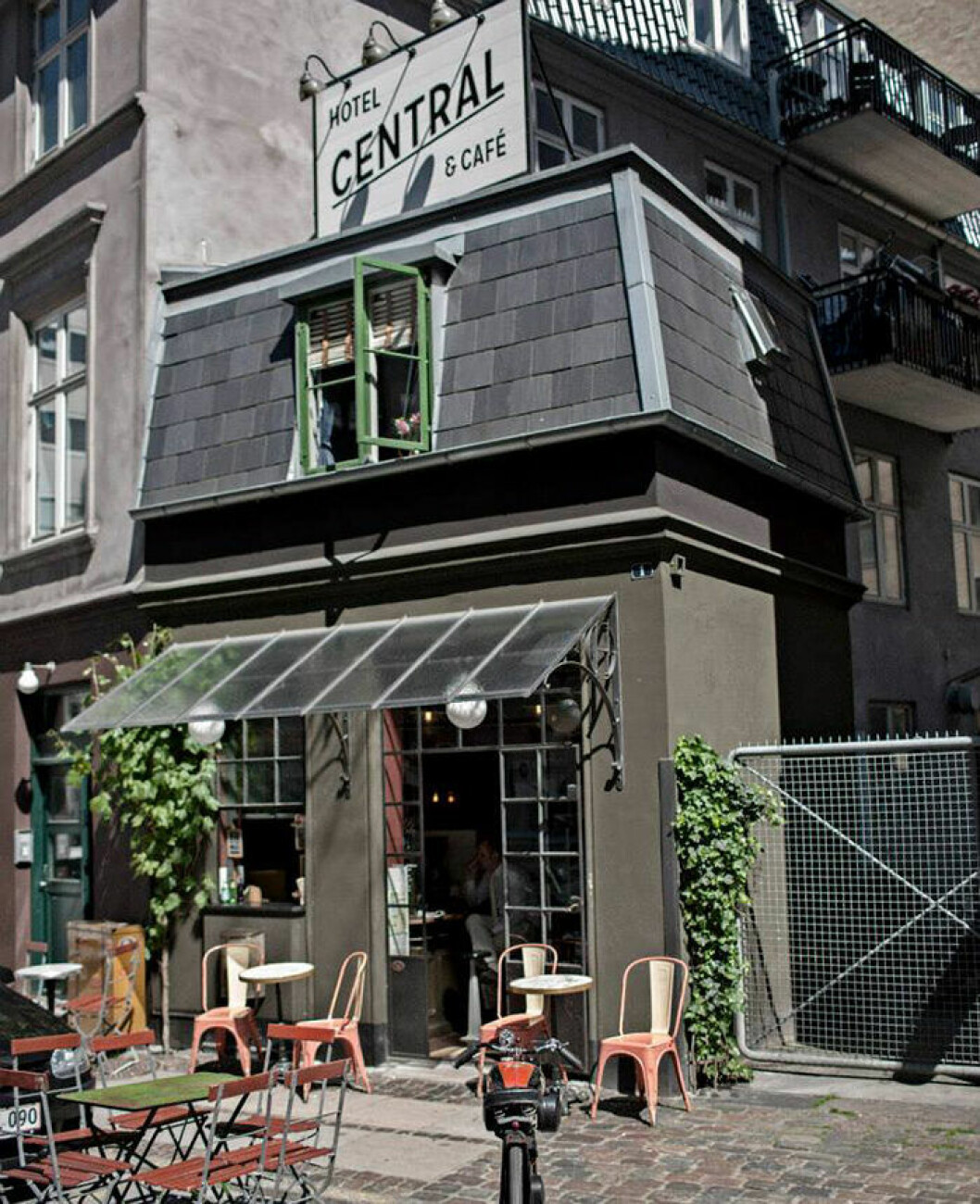 Foto: Hotel Central & Café Hotel Central & Café – ett unikt, pyttelitet hotell i Köpenhamn