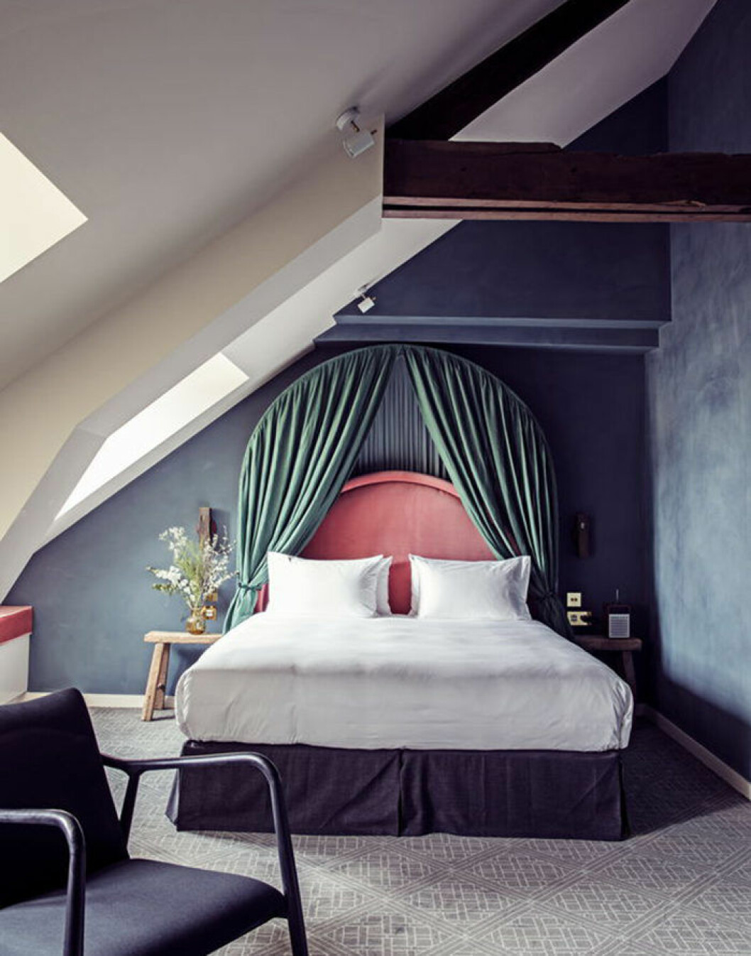 Foto: Hôtel Des Grands Boulevards Vackert hotellrum i Paris på Hôtel des Grands Boulevards