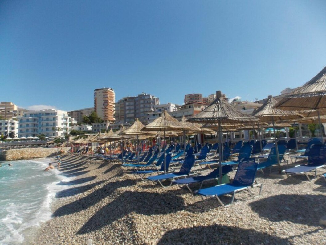 hotell nära stranden saranda albanien