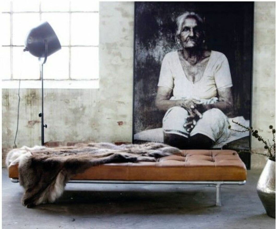 House Doctors i brunt läder med ben i galvaniserat stål, 180x73x32 cm. Pris ca 16 000 kr. house-doctor-dagbadd