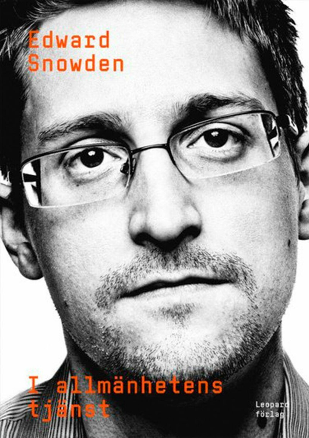 Sanningen bakom allt, skriven i rysk exil på hemlig ort. Bokomslag till I allmänhetenstjänst, bild på Edward Snowden.