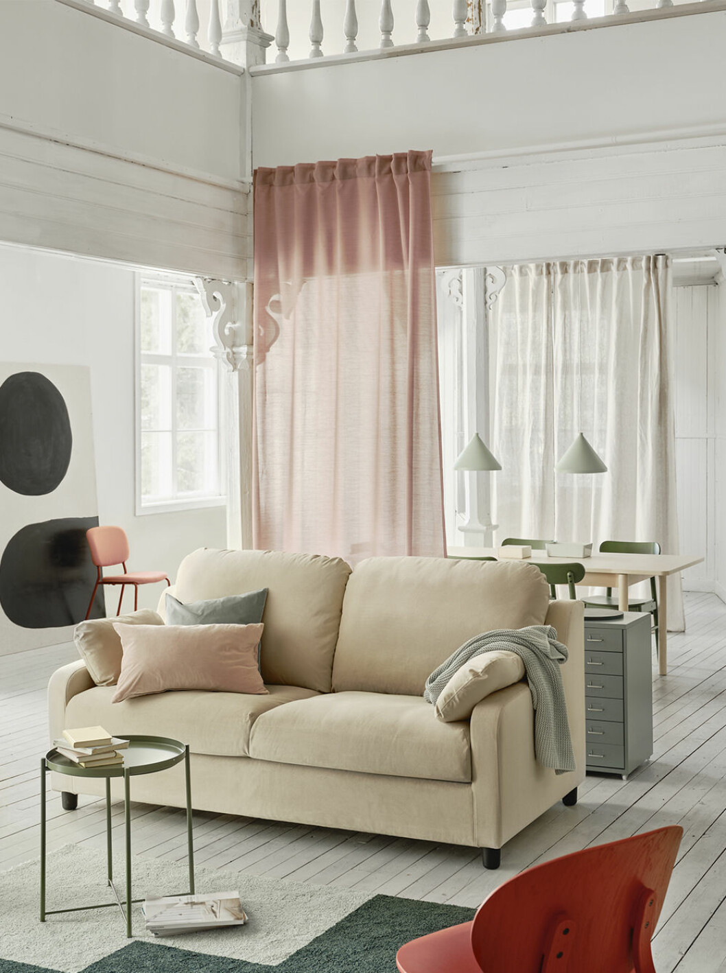 Hösten kommer med en ny soffa i återvunnen polyester hos Ikea. Ny soffa från ikea i återvunnet material