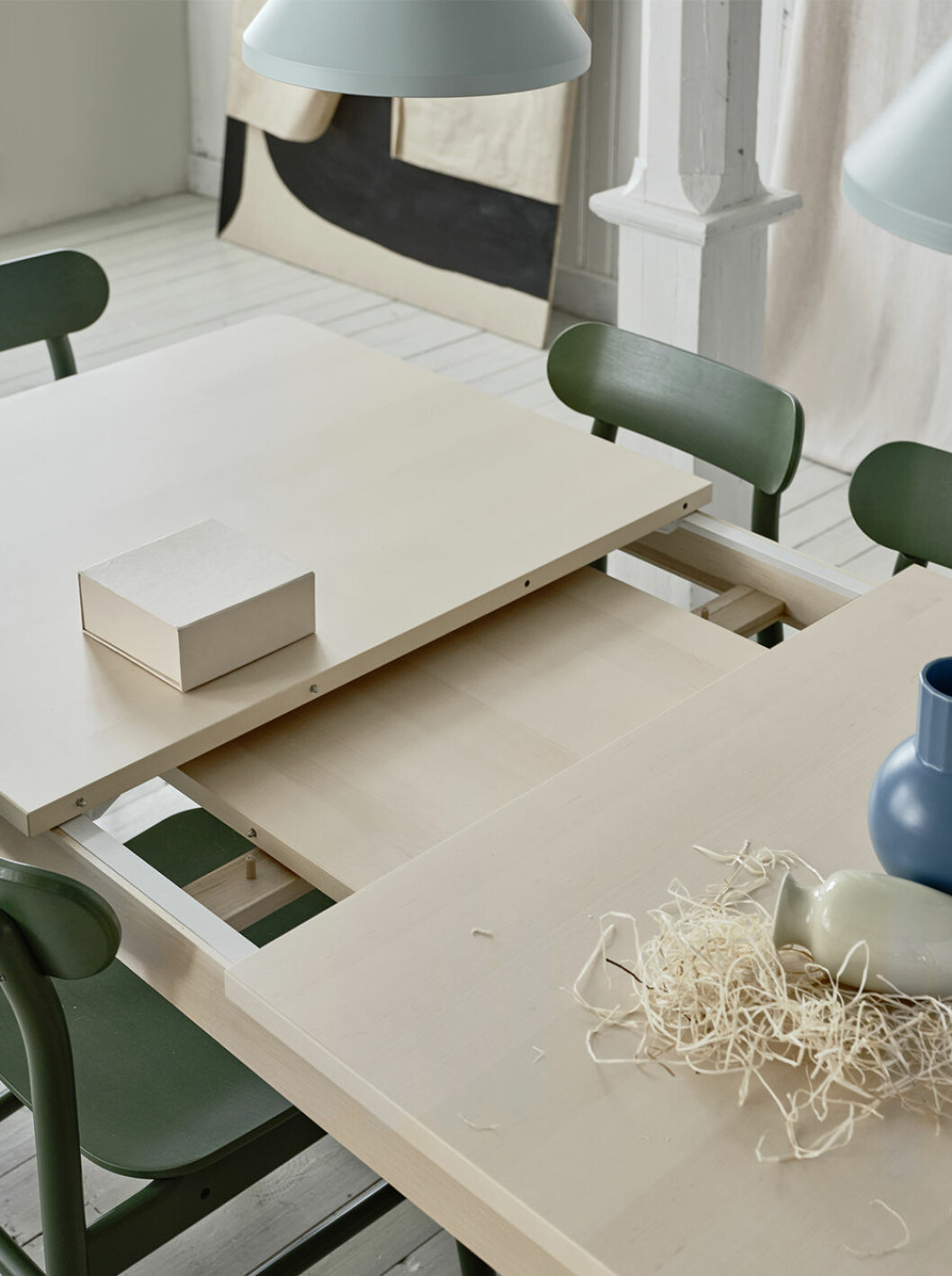 Förläng bordet Rönninge från Ikea med en skiva som förvaras i